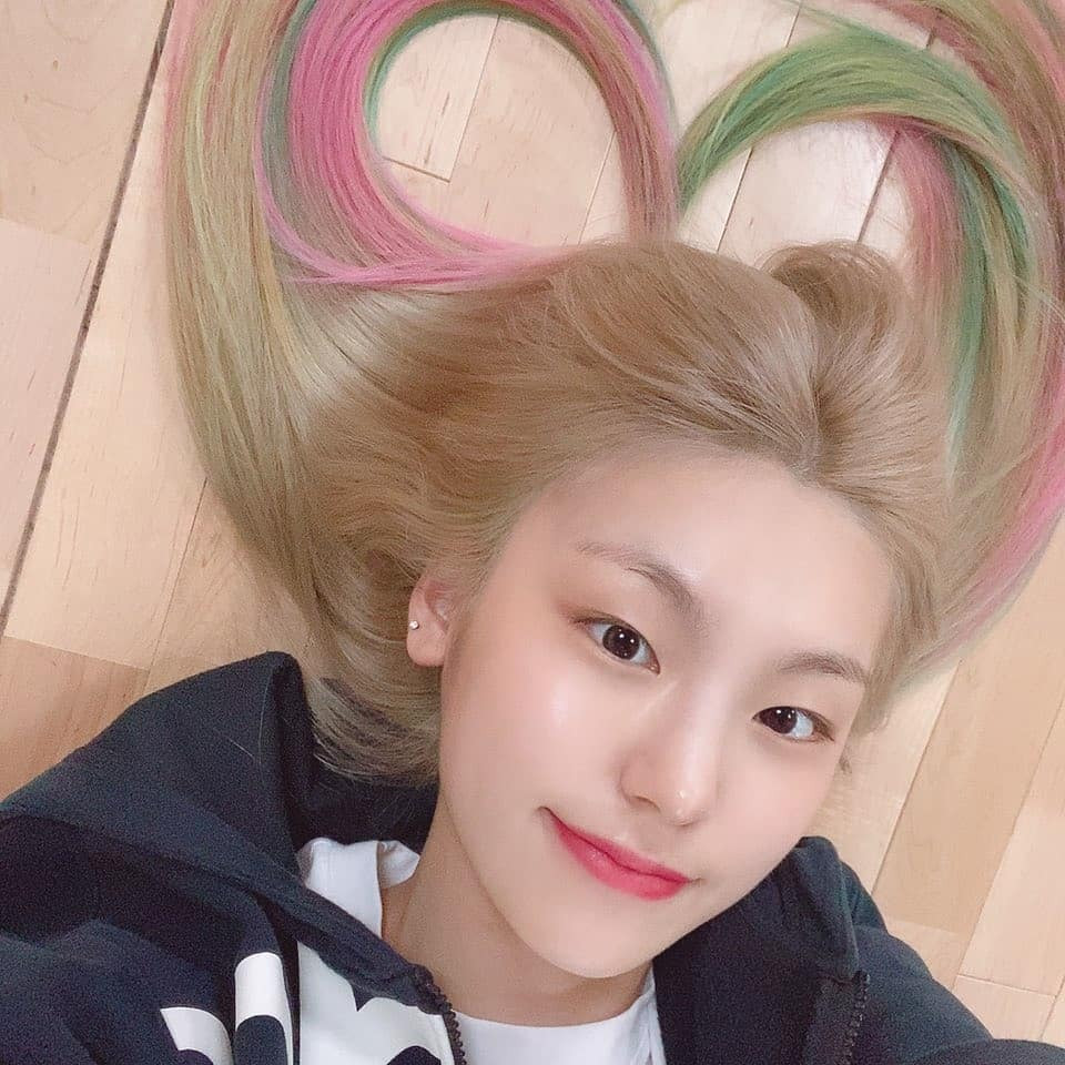 Mix đồ rườm rà và có phần lôi thôi cho Yeji, stylist của ITZY lại bị chê bai thậm tệ ảnh 4