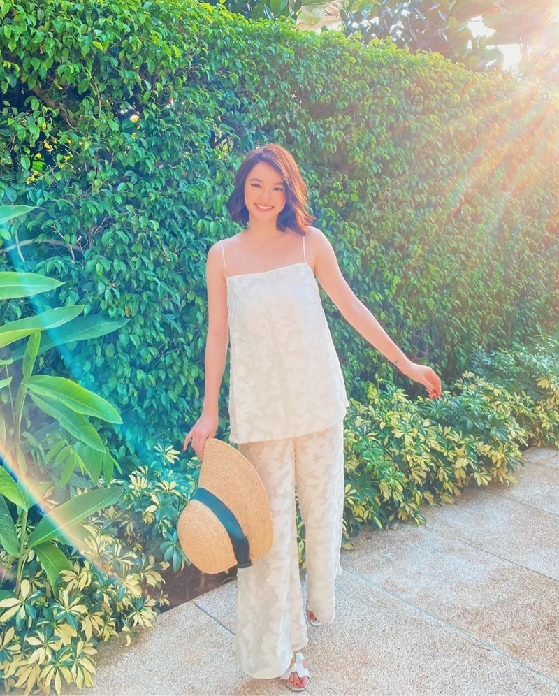 Không hẹn mà gặp, Ngọc Thảo, Thiều Bảo Trâm cùng dàn mỹ nhân trổ tài mix đồ với sắc trắng ảnh 4