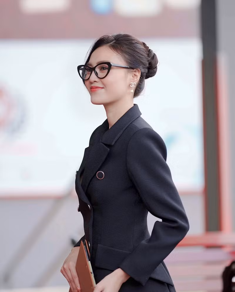 Tạo hình sang chảnh của 3 ngọc nữ hot nhất điện ảnh Việt: Nhã Phương, Lan Ngọc, Diễm My 9X trong phim mới ảnh 2