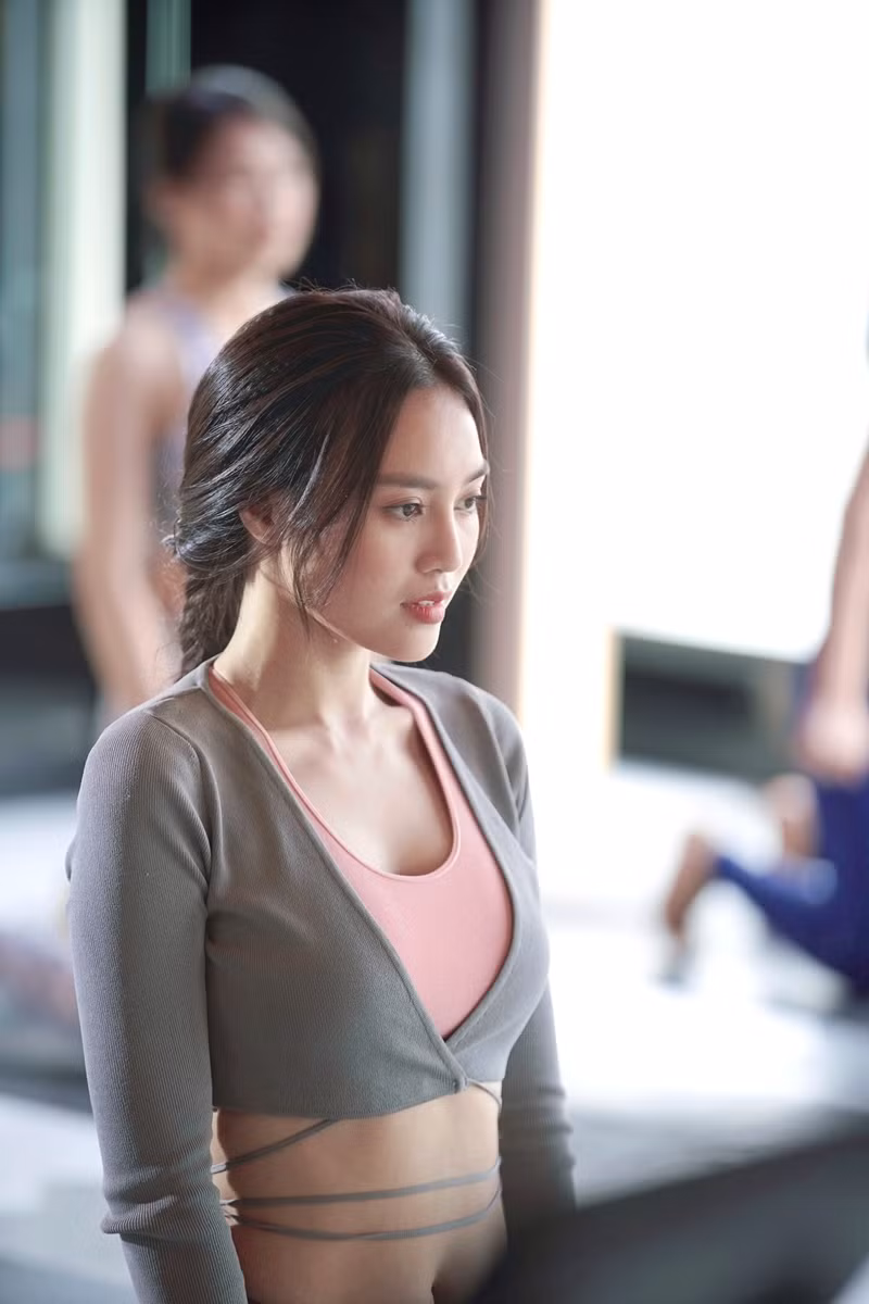 Tạo hình sang chảnh của 3 ngọc nữ hot nhất điện ảnh Việt: Nhã Phương, Lan Ngọc, Diễm My 9X trong phim mới ảnh 3