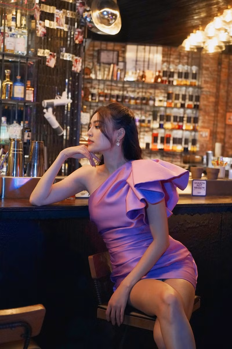 Tạo hình sang chảnh của 3 ngọc nữ hot nhất điện ảnh Việt: Nhã Phương, Lan Ngọc, Diễm My 9X trong phim mới ảnh 9