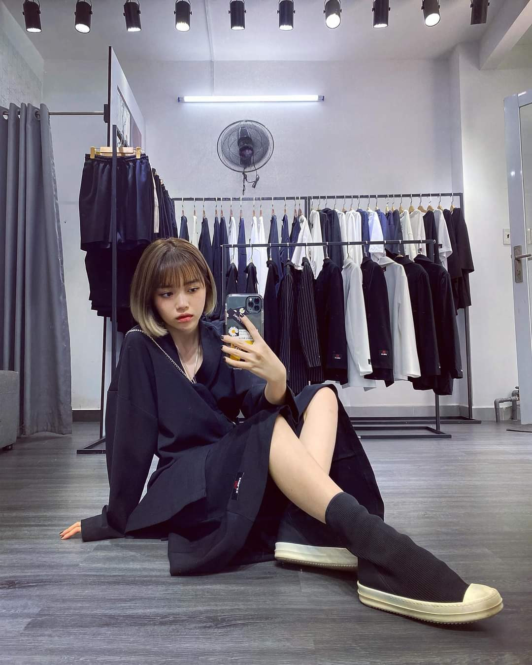 Học Linh Ngọc Đàm cách "hack dáng" cho những cô nàng sở hữu thân hình “bé hạt tiêu” ảnh 3