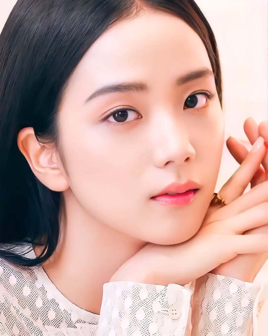 Vì sao Jisoo được chuyên gia phẫu thuật thẩm mỹ nhận định là idol xinh đẹp nhất K-Pop? ảnh 2