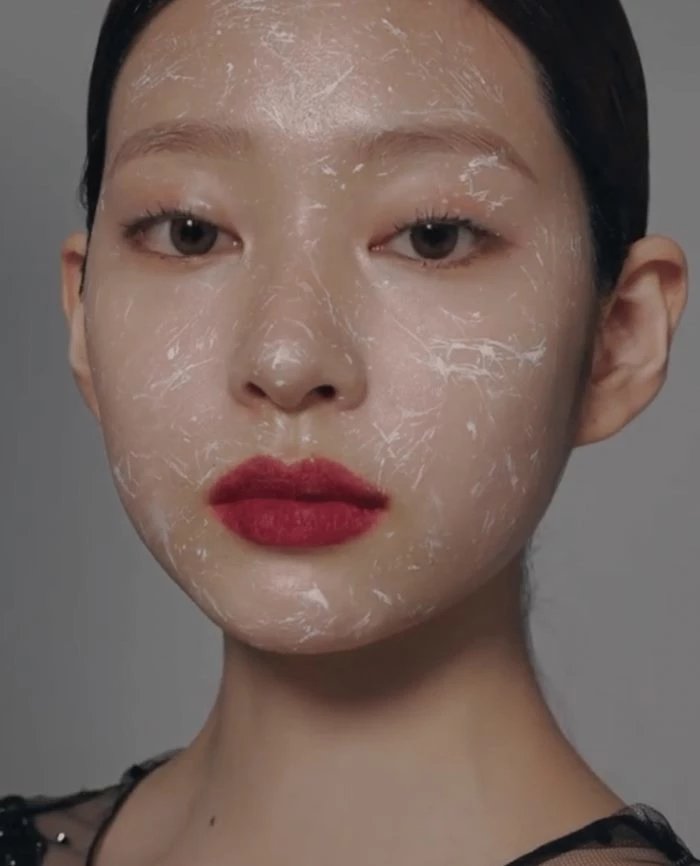 Loạt ảnh vô cùng khó hiểu của 1 số thành viên IZ*ONE trên VOGUE Hàn khiến netizen phẫn nộ ảnh 5