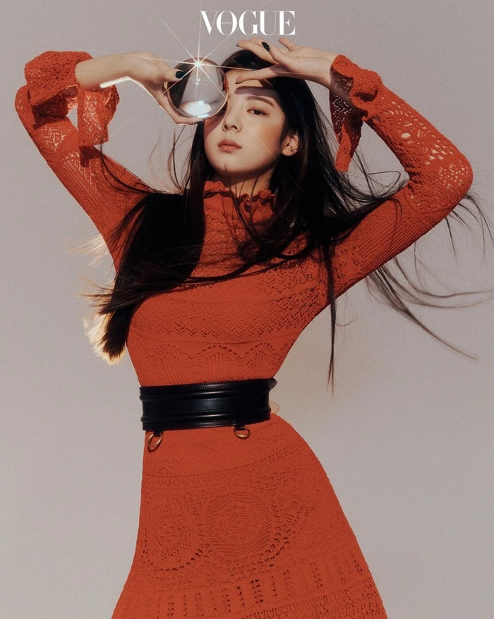 8 lần “đụng hàng” bất phân thắng bại của Jisoo (BLACKPINK) với các nữ idol xinh đẹp khác ảnh 10