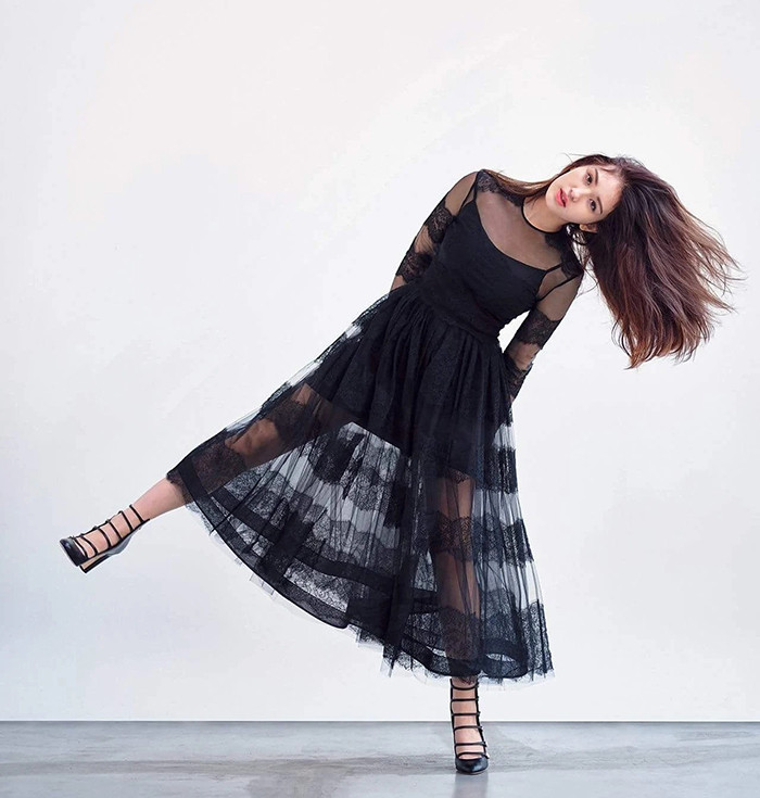 Ngắm loạt ảnh khoe đôi chân dài miên man của “bông hồng lai” Jeon Somi ảnh 2