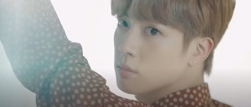 Big Hit tung MV Dynamite (B-side) - phiên bản “tấu hài” cực mạnh từ các chàng trai BTS ảnh 1