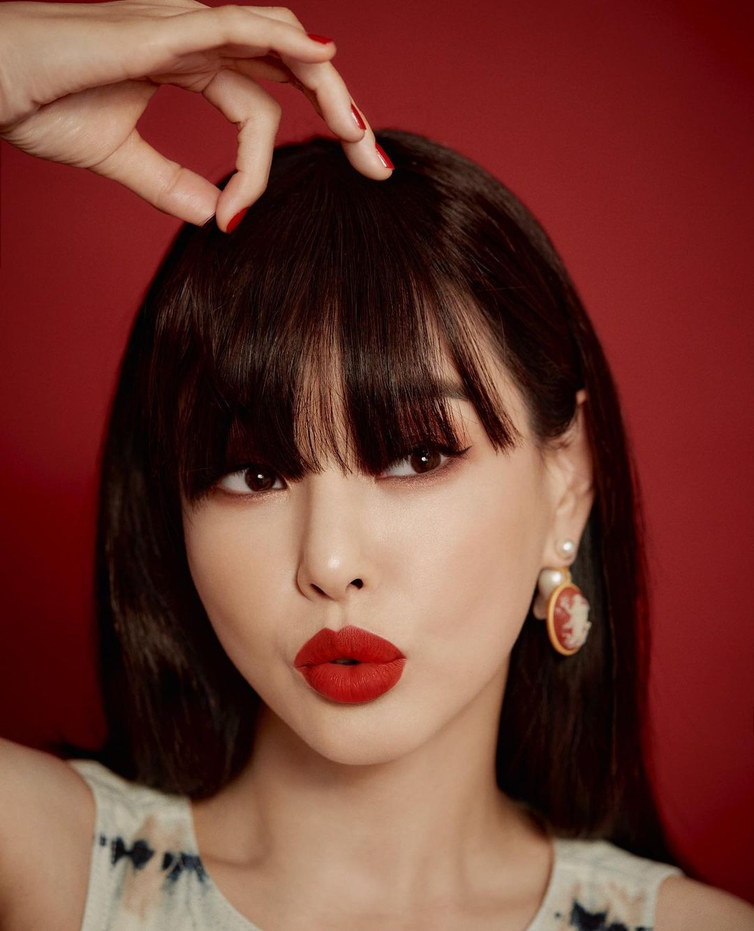 Jisoo BLACKPINK có lấn át được Hoa hậu Honey Lee trong loạt ảnh quảng cáo mỹ phẩm Dior? ảnh 5