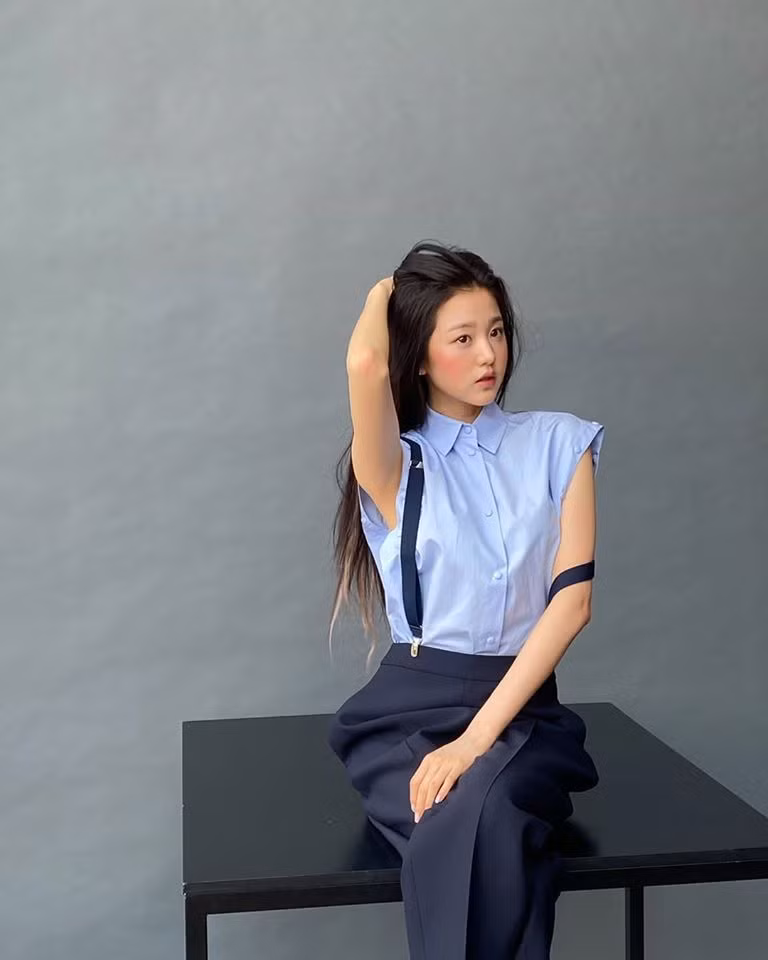 Jang Won Young gây sốc với đôi chân dài "siêu thực" trong loạt ảnh hậu trường chụp cho GQ ảnh 9