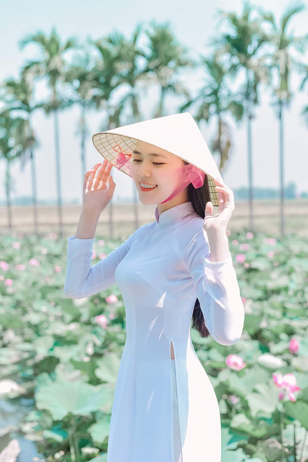 Thu Hằng - thí sinh đôi mắt biết nói và vòng eo siêu thực của Hoa Hậu Việt Nam 2020 ảnh 7