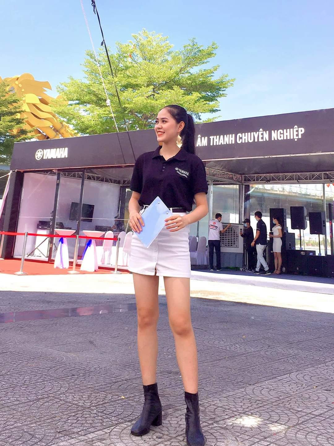 Thu Hằng - thí sinh đôi mắt biết nói và vòng eo siêu thực của Hoa Hậu Việt Nam 2020 ảnh 5