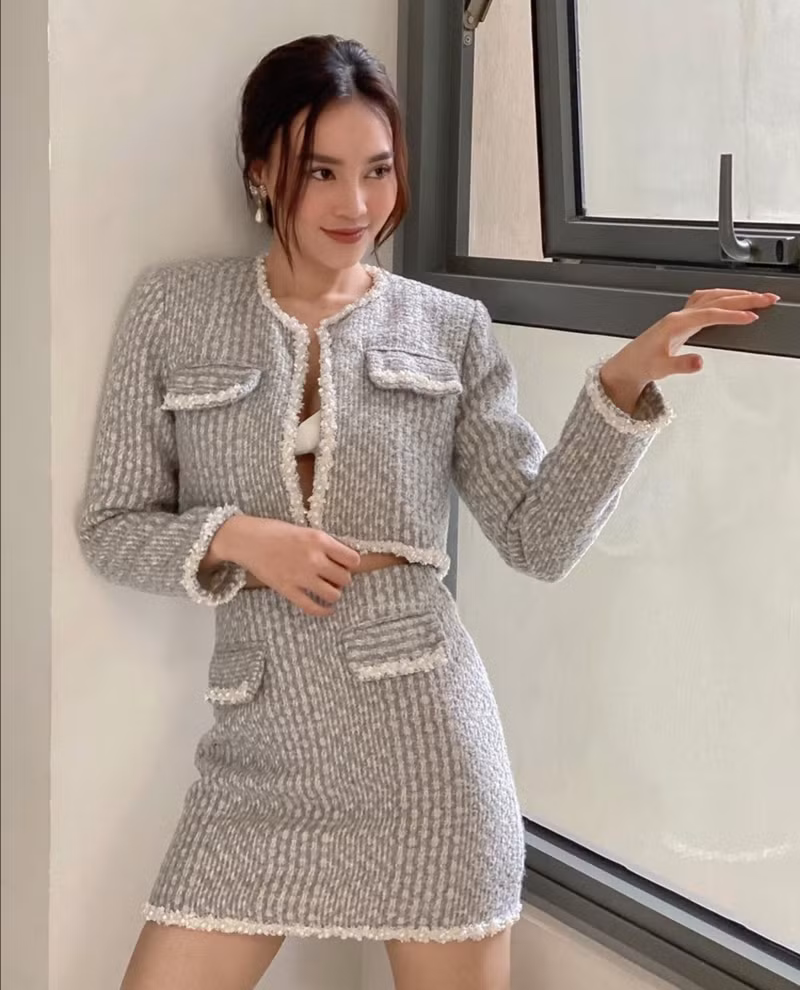 Mỹ nhân Việt đọ sắc với trang phục dạ: Lan Ngọc, Ngọc Trinh, DJ Mie, ai mix đồ cao tay hơn ảnh 3