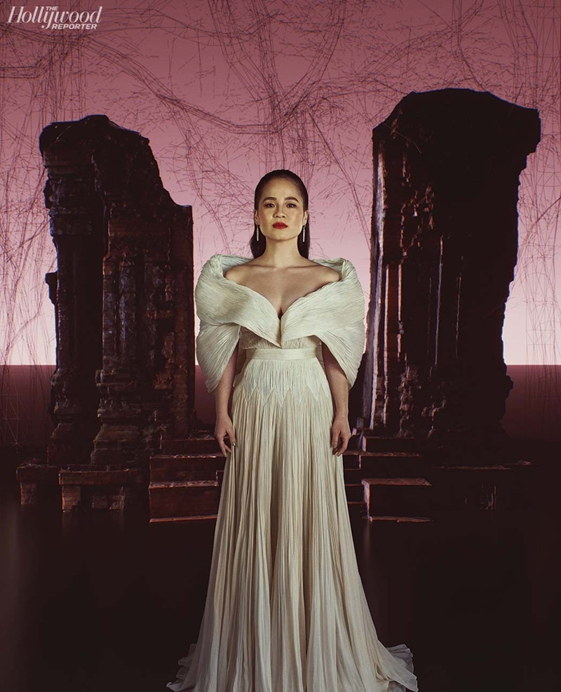 “Công chúa Disney” gốc Việt Kelly Marie Trần đầy quyền lực trong trang phục CONG TRI ảnh 4