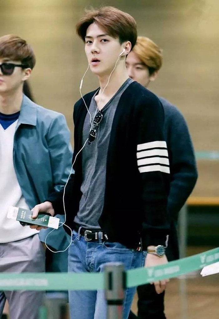 Chiếc áo cardigan Linh Ngọc Đàm mặc đến thăm nhà Độ Mixi nhìn đơn giản mà hóa ra cực hot ảnh 6