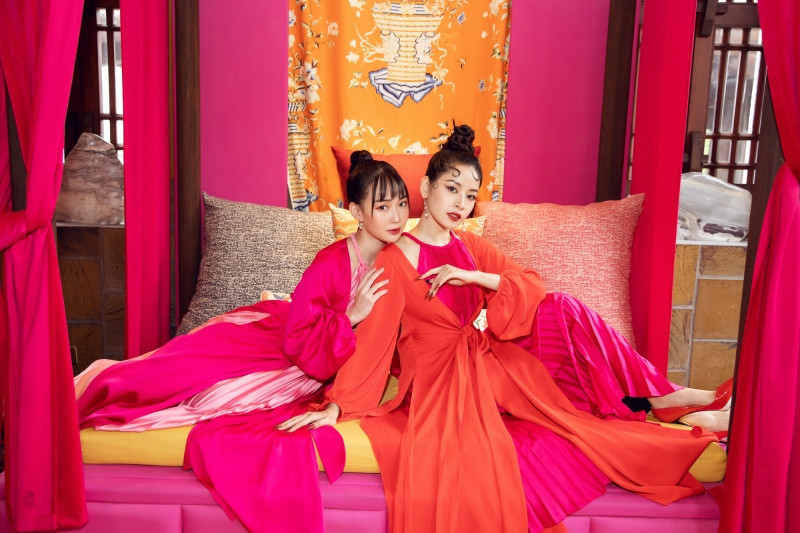 Mỹ nhân showbiz Việt “mê mệt” áo tứ thân cách điệu, thi nhau làm tóc kiểu mỹ nữ cổ trang ảnh 2