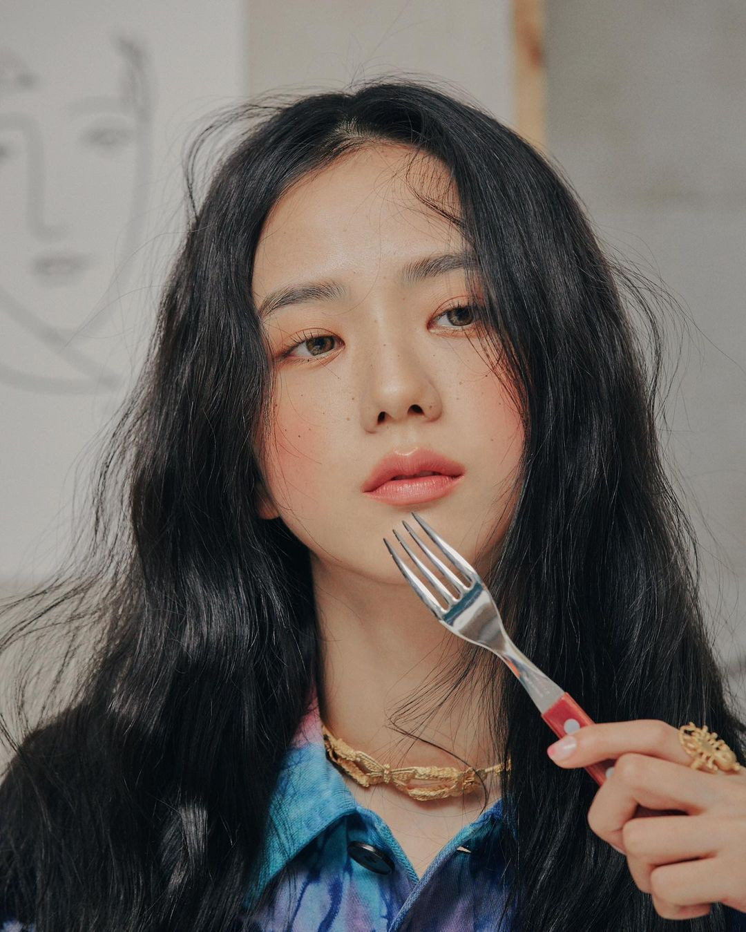 Jisoo BLACKPINK chứng minh nhan sắc hoa hậu, ảnh selfie và ảnh quảng cáo đẹp y chang nhau ảnh 5