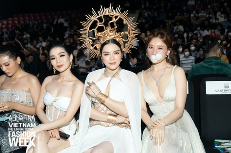 Vì sao “cuộc chiến” nhan sắc hàng ghế đầu gay cấn chặt chém khác hẳn “cuộc chiến” thảm đỏ? ảnh 5