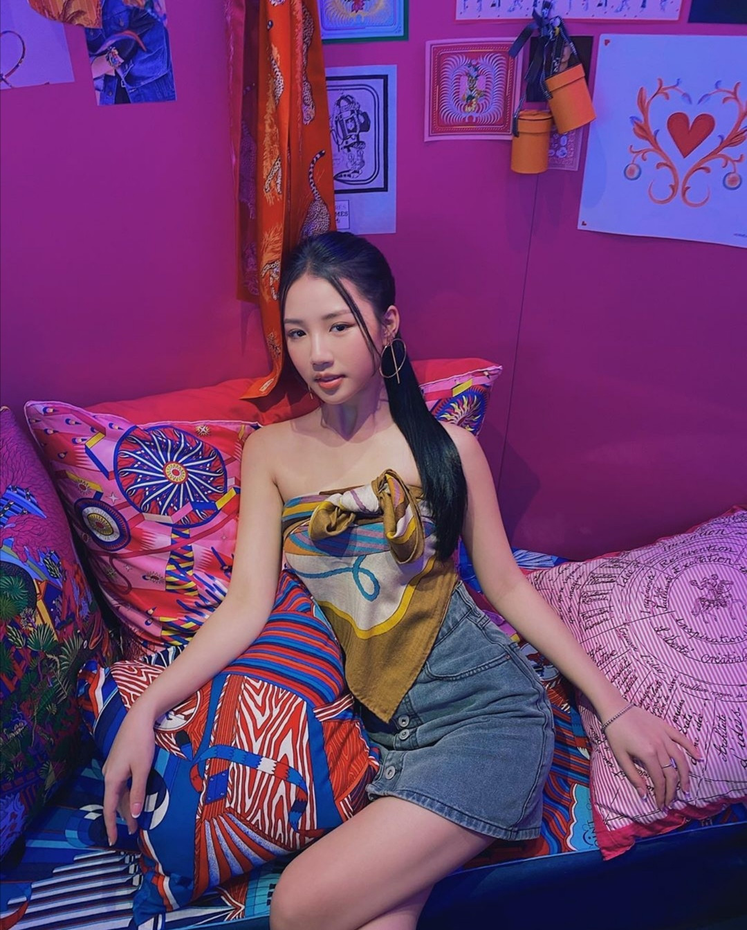 Mỹ nhân Việt Amee, Chi Pu, Hiền Hồ so kè nhan sắc với phong cách thời trang mới lạ ảnh 5