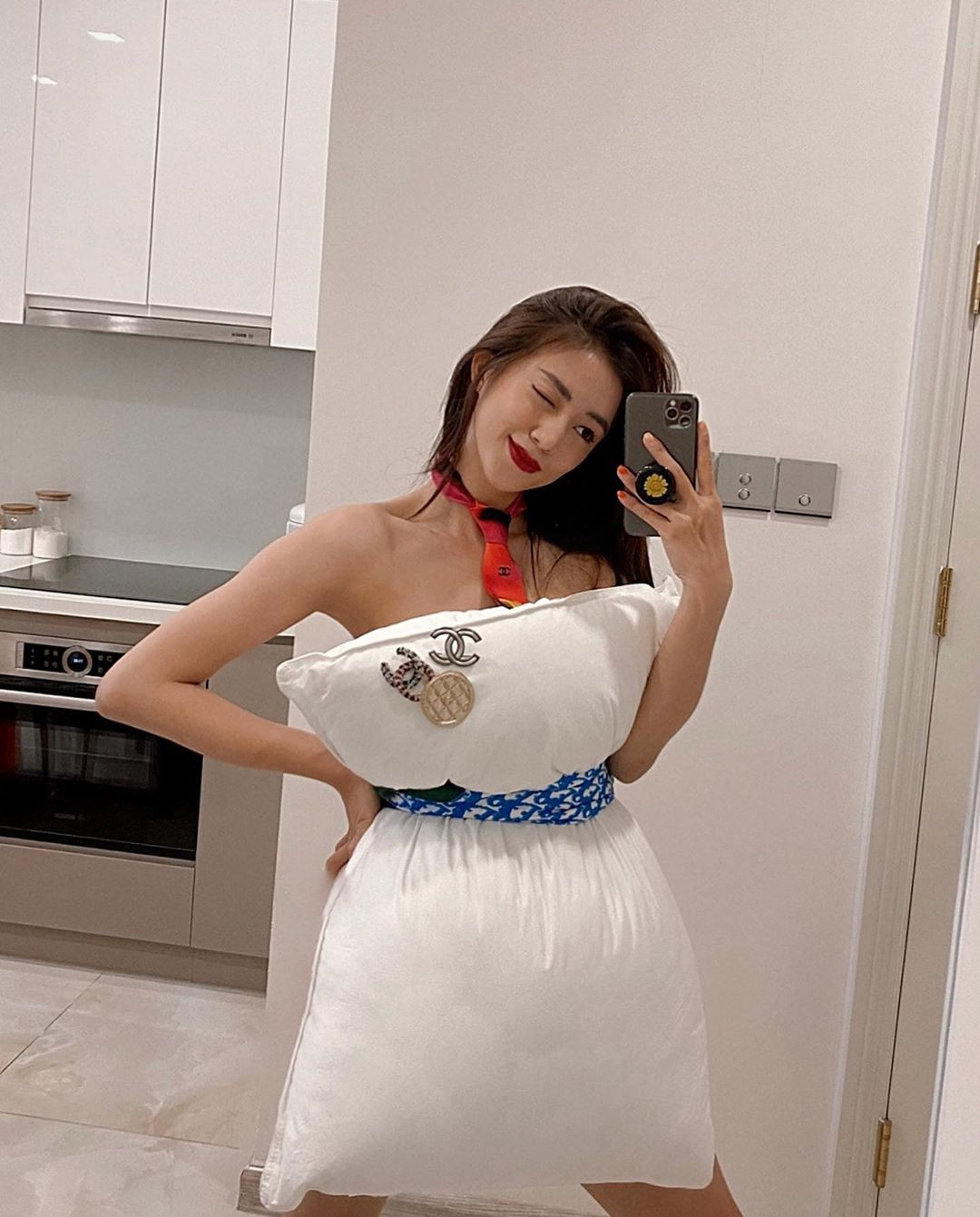 Sao Việt bắt trend “Pillow Challenge” thần tốc, thật khó để trả lời “ai thần thái hơn ai?“ ảnh 6