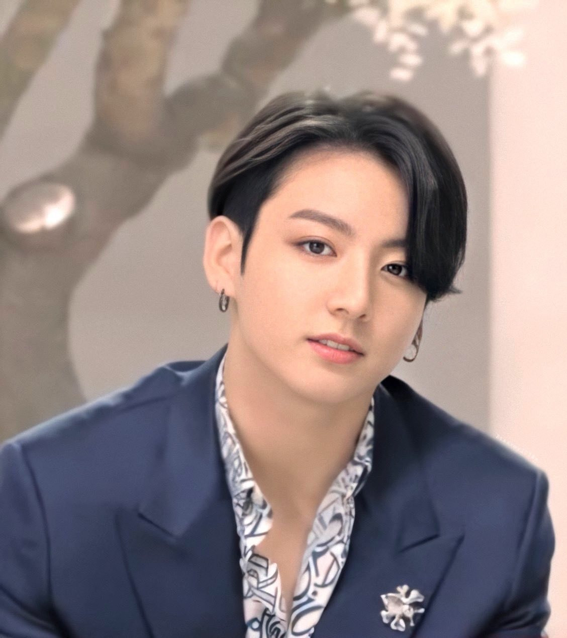 Tiềm lực “cheap moment” của fan JungKook quá sốc, đồ đắt mấy cũng sold out trong tích tắc ảnh 6