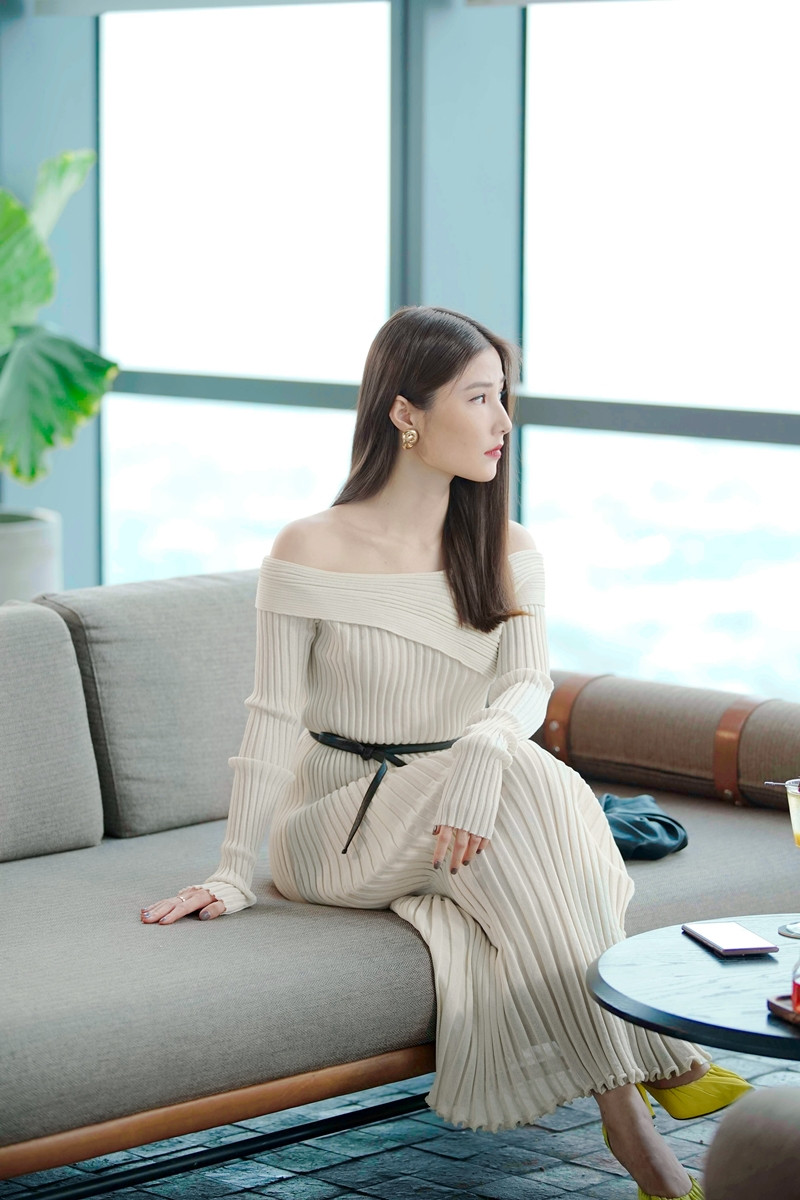 Tạo hình sang chảnh của 3 ngọc nữ hot nhất điện ảnh Việt: Nhã Phương, Lan Ngọc, Diễm My 9X trong phim mới ảnh 4