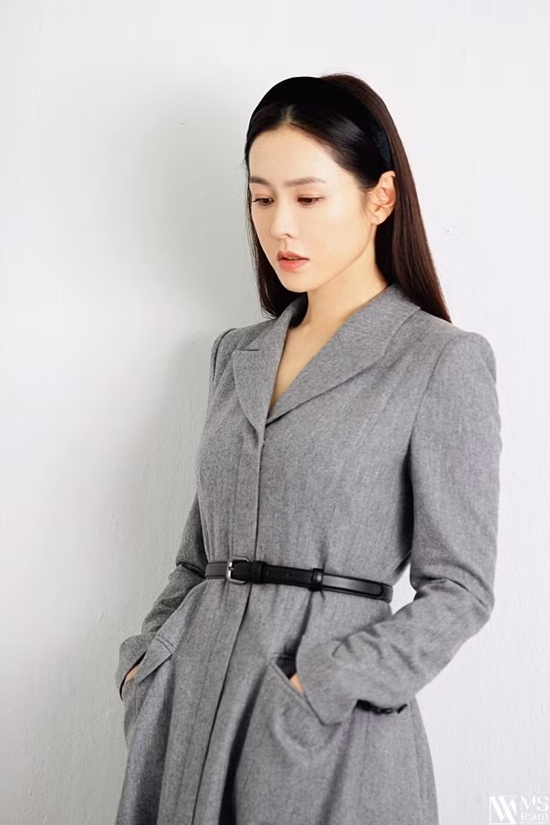 Học ngay “chị đẹp” Son Ye Jin cách dùng phụ kiện cho tóc xinh đẹp ấn tượng trong mùa Đông ảnh 4