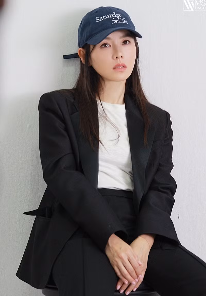 Học ngay “chị đẹp” Son Ye Jin cách dùng phụ kiện cho tóc xinh đẹp ấn tượng trong mùa Đông ảnh 10