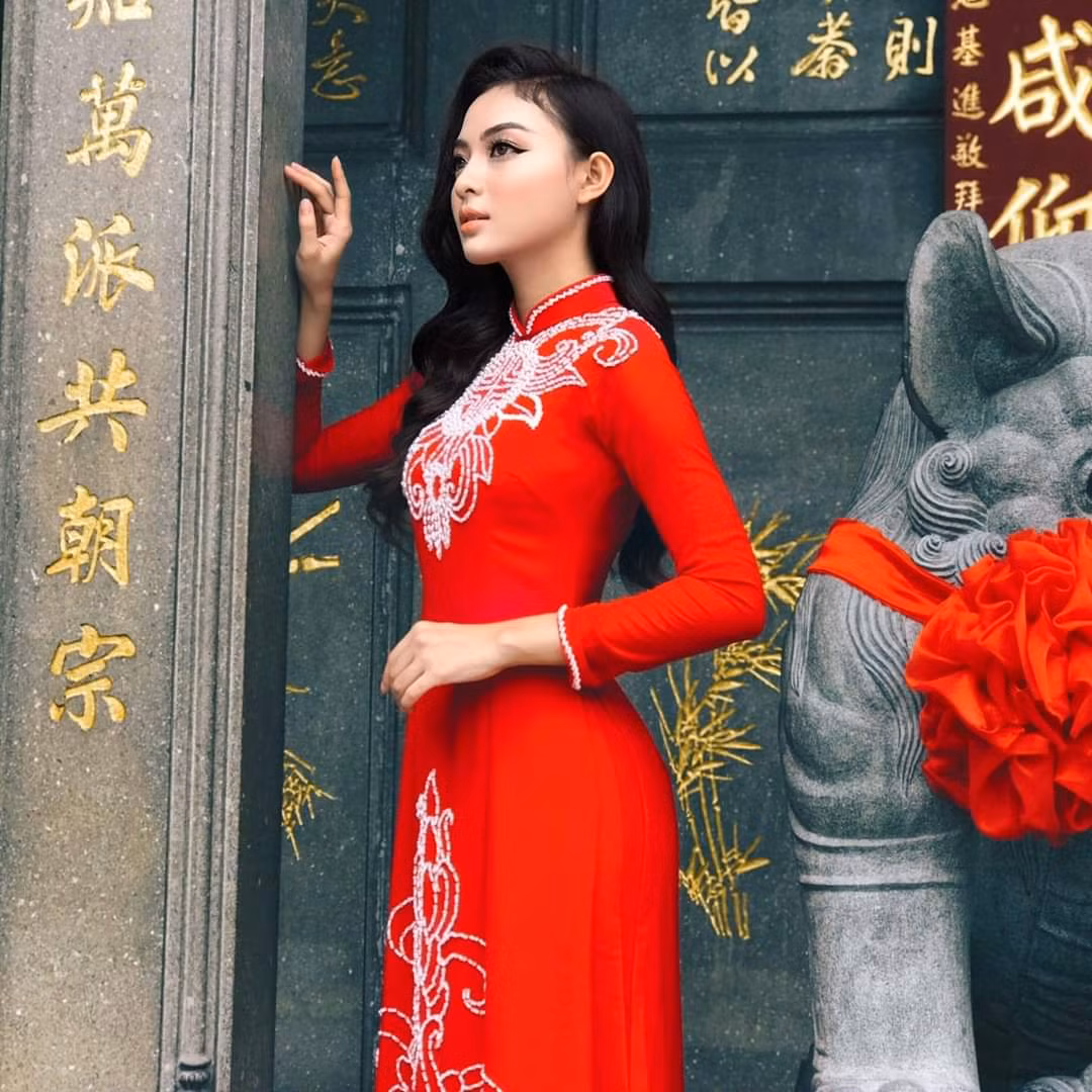 Làm quen với Trần Em Bi - thí sinh Hoa hậu Việt Nam 2020 vừa đa tài vừa xinh đẹp ảnh 5