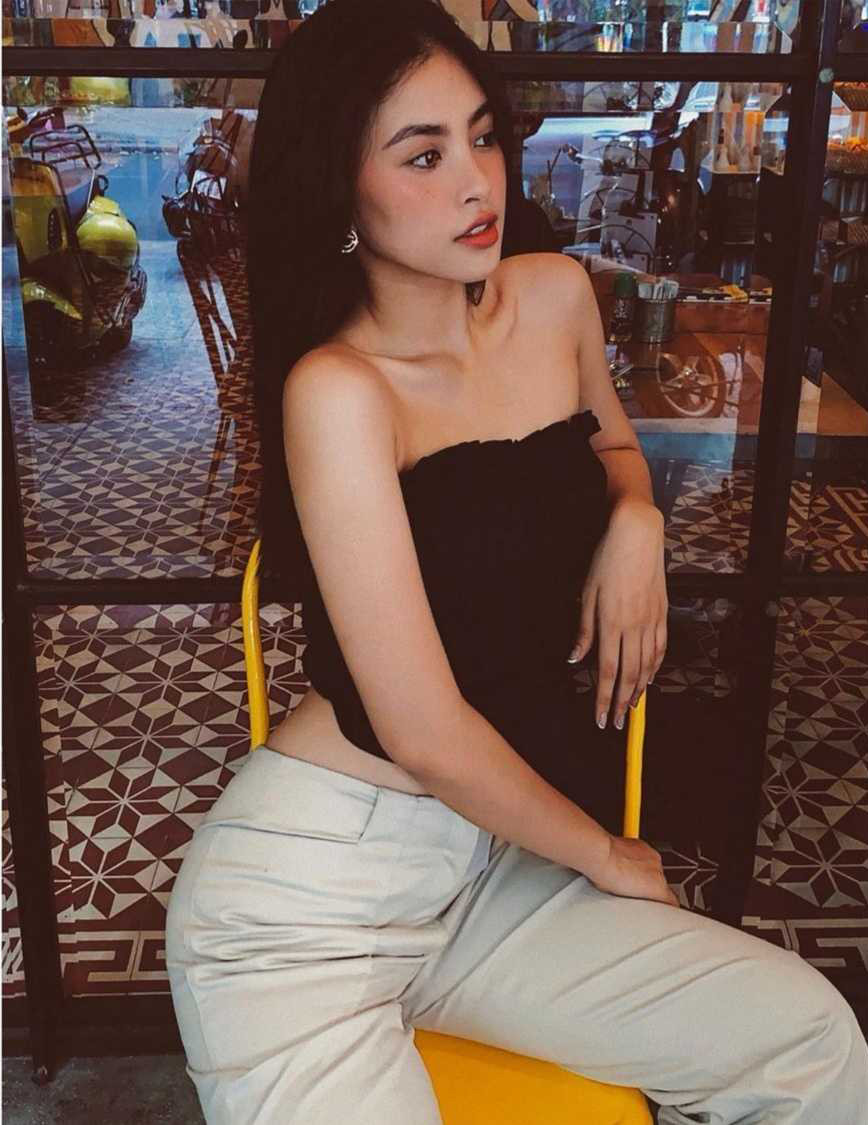 Học ngay Hoa hậu Tiểu Vy cách phối đồ nổi bần bật cho hội “cuồng màu đen” ảnh 7