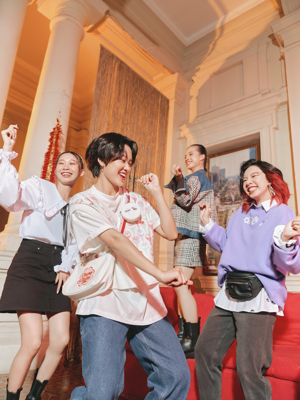 Những gương mặt nổi bật & truyền cảm hứng cho giới trẻ Việt xuất hiện trong BST thời trang ảnh 4