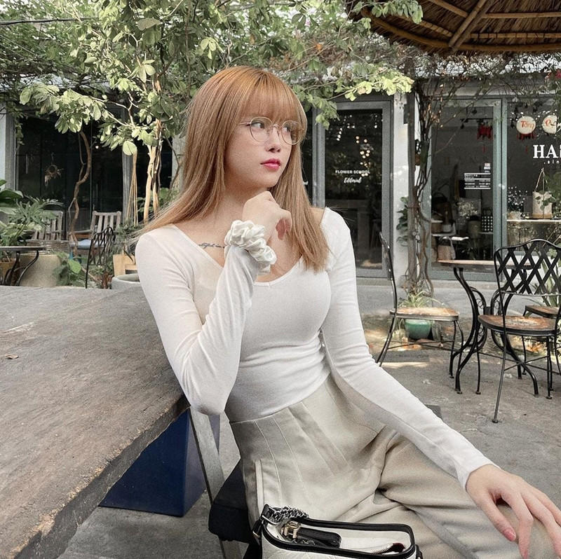 Đổi style "bánh bèo" nhưng không hề yếu đuối, netizen khen "Thiều Bảo Trâm đẹp nhất khi không thuộc về ai" ảnh 8