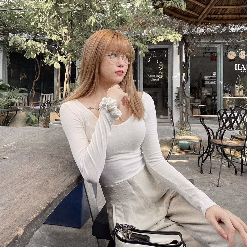 Đổi style "bánh bèo" nhưng không hề yếu đuối, netizen khen "Thiều Bảo Trâm đẹp nhất khi không thuộc về ai" ảnh 8