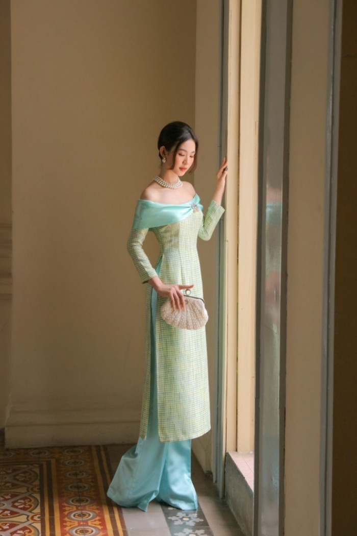 Học ngay mỹ nhân Việt cách diện trang phục Tết vừa thời trang mà không lo bị nóng ảnh 2