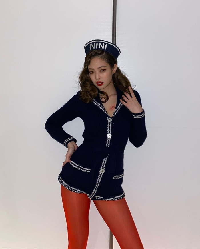 Netizen khen Jennie (BLACKPINK) quá cao tay khi biến tấu trang phục Halloween ảnh 2