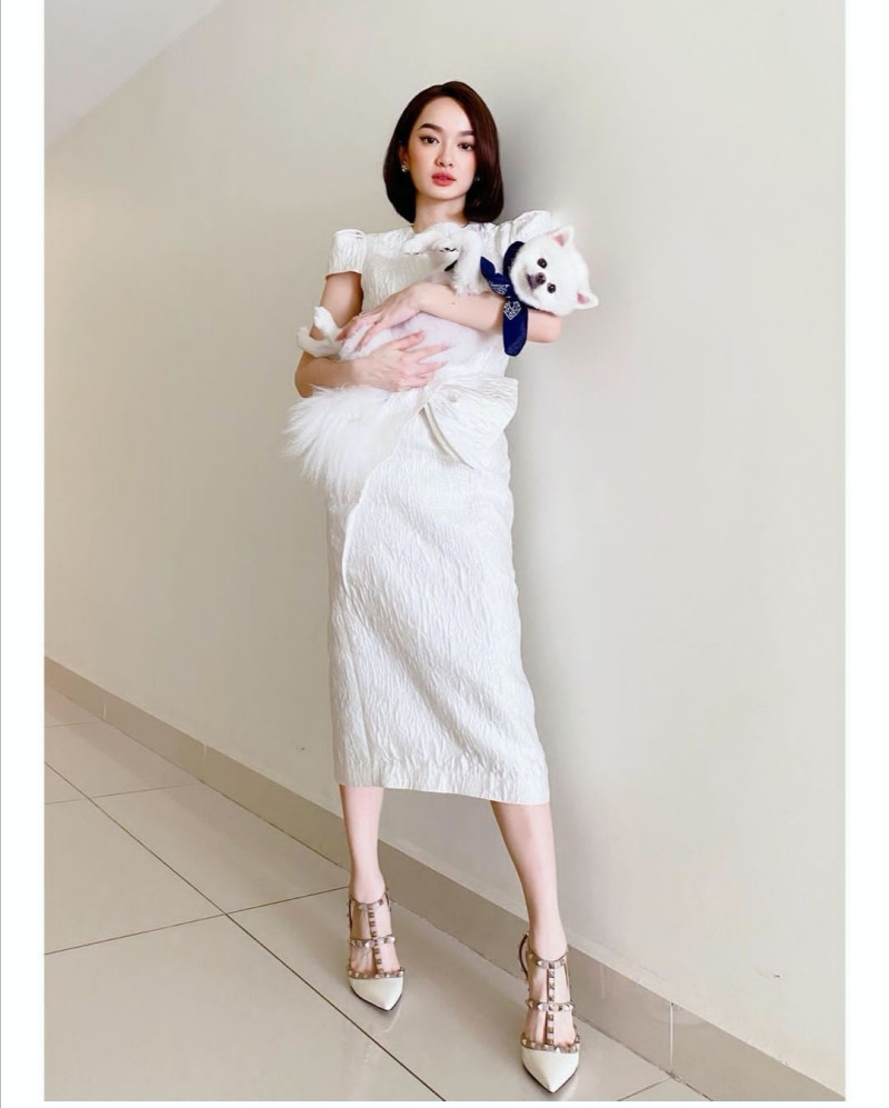 Học Kaity Nguyễn cách chọn trang phục "hack dáng" cực đỉnh, mét rưỡi mà cứ ngỡ mét bảy ảnh 12