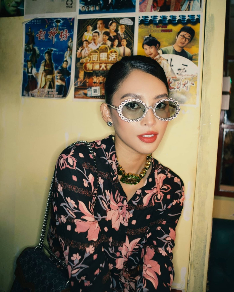 Hoa hậu Tiểu Vy tung bộ ảnh diện đồ Gucci đẹp xuất thần, đổi phong cách cực “chất” ảnh 8