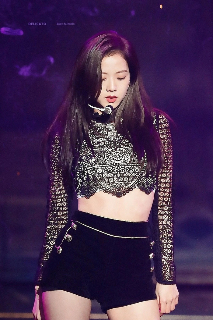 8 lần “đụng hàng” bất phân thắng bại của Jisoo (BLACKPINK) với các nữ idol xinh đẹp khác ảnh 3