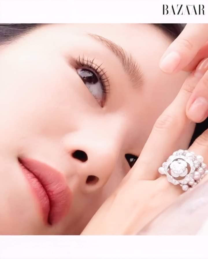 Seo Ye Ji khiến fan lo lắng vì thân hình “da bọc xương” trên Harper's BAZAAR Hàn ảnh 5