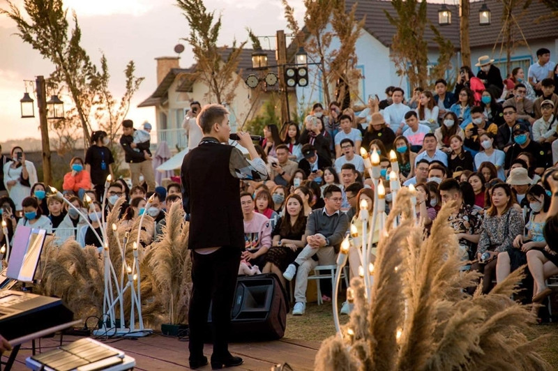 Đến Đà Lạt, hát và thưởng thức thanh âm giữa núi rừng là trải nghiệm khó thể bỏ qua ảnh 1