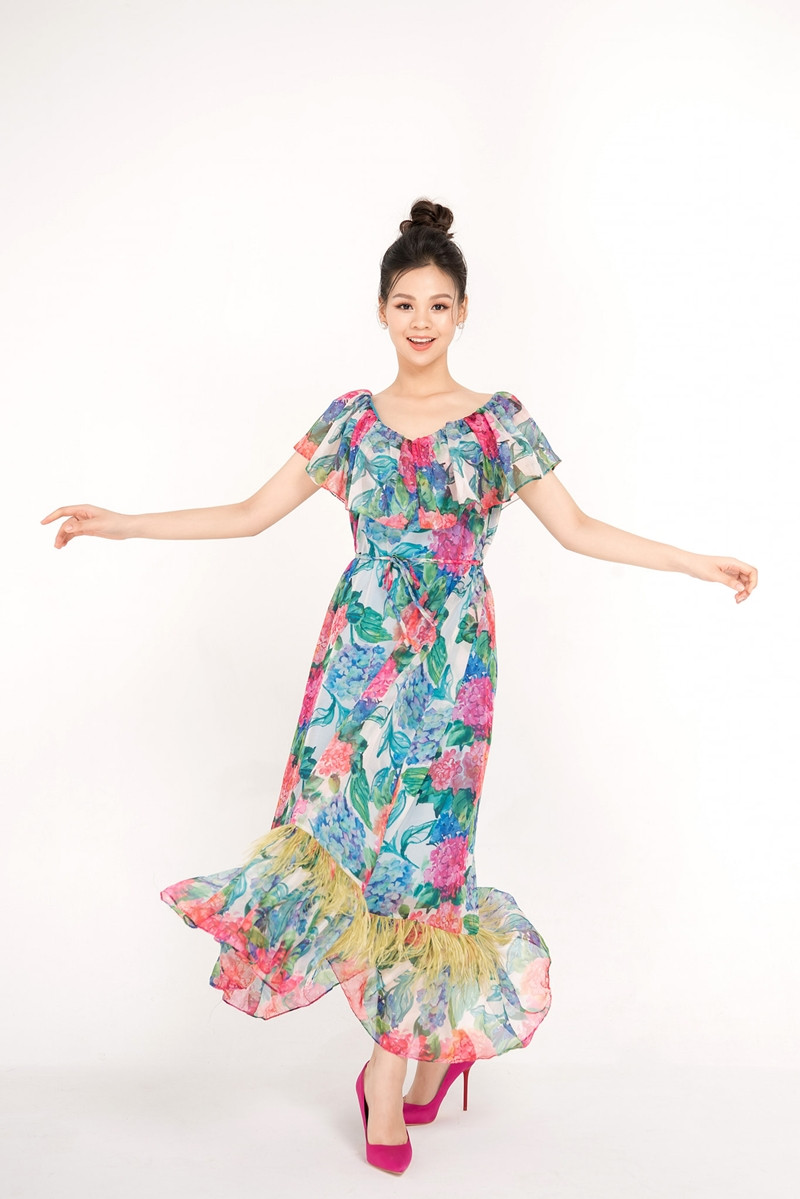 Minh Thư - cô gái giảm 17kg để sở hữu vòng eo 57cm trong dàn thí sinh Hoa hậu Việt Nam ảnh 4