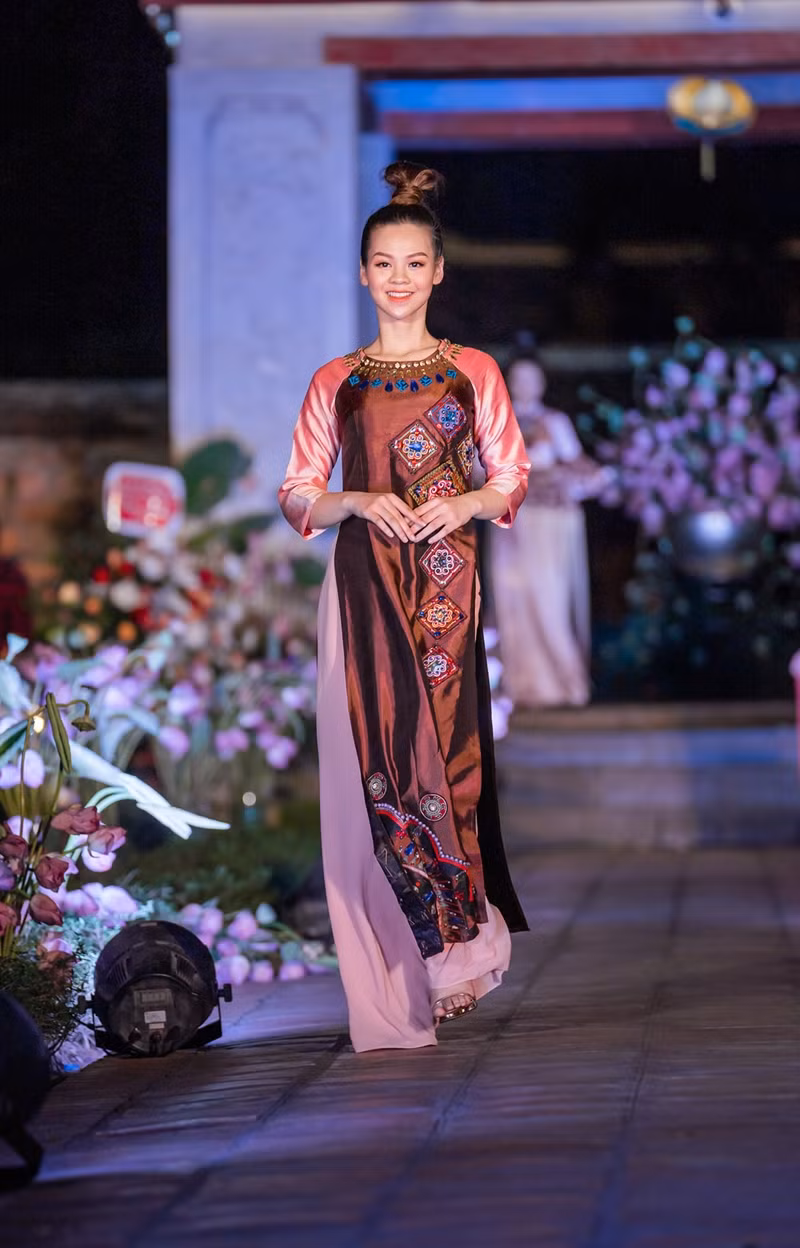Minh Thư - cô gái giảm 17kg để sở hữu vòng eo 57cm trong dàn thí sinh Hoa hậu Việt Nam ảnh 6