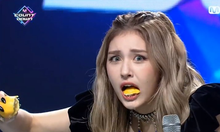 Lý do Jeon Somi phải ăn một quả chanh cực chua sau khi giành cúp show M!Countdown ảnh 3