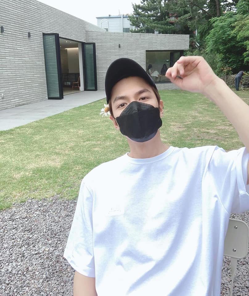 Đạt hơn 100.000 like trong 30 phút, chỉ có thể là “trai đẹp hơn hoa” Lee Min Ho! ảnh 3