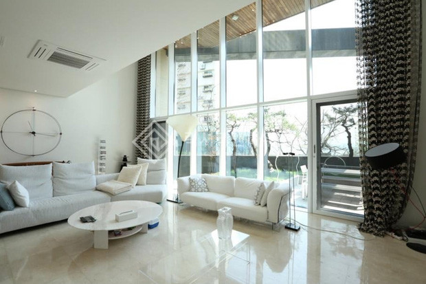 Sốc với sự chênh lệch giá tiền 2 chiếc giường của Jennie BLACKPINK & Jung Kook BTS ảnh 3