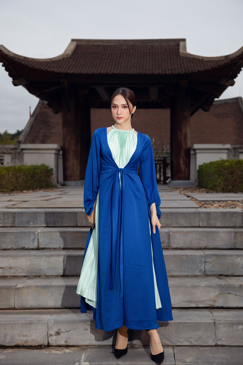 Hoa hậu Tiểu Vy, Mỹ Linh, Hương Giang, Chi Pu khoe thần thái trong cái lạnh dưới 10 độ ảnh 5