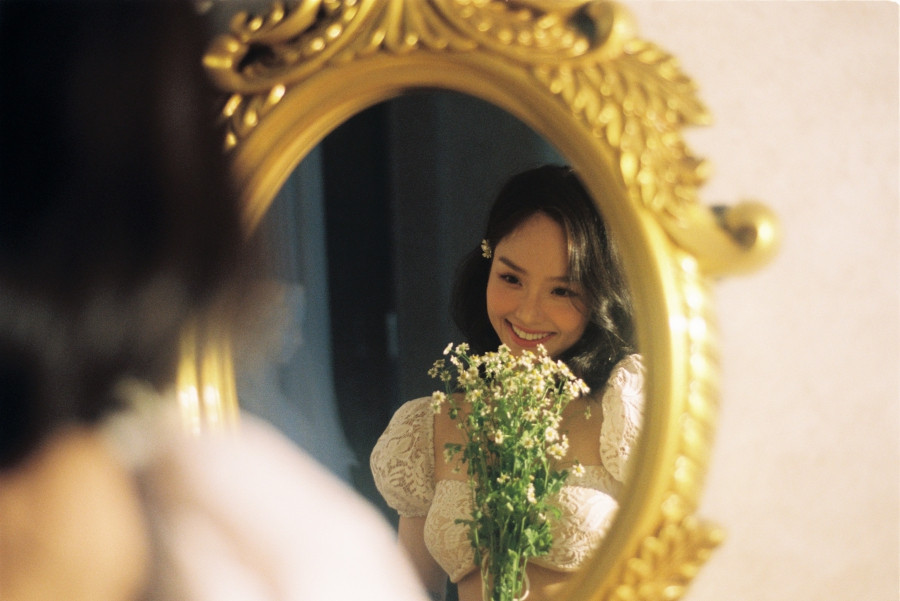 Miu Lê khiến fan xuýt xoa với nhan sắc “thăng hạng” và thần thái cuốn hút trong bộ ảnh mới ảnh 1