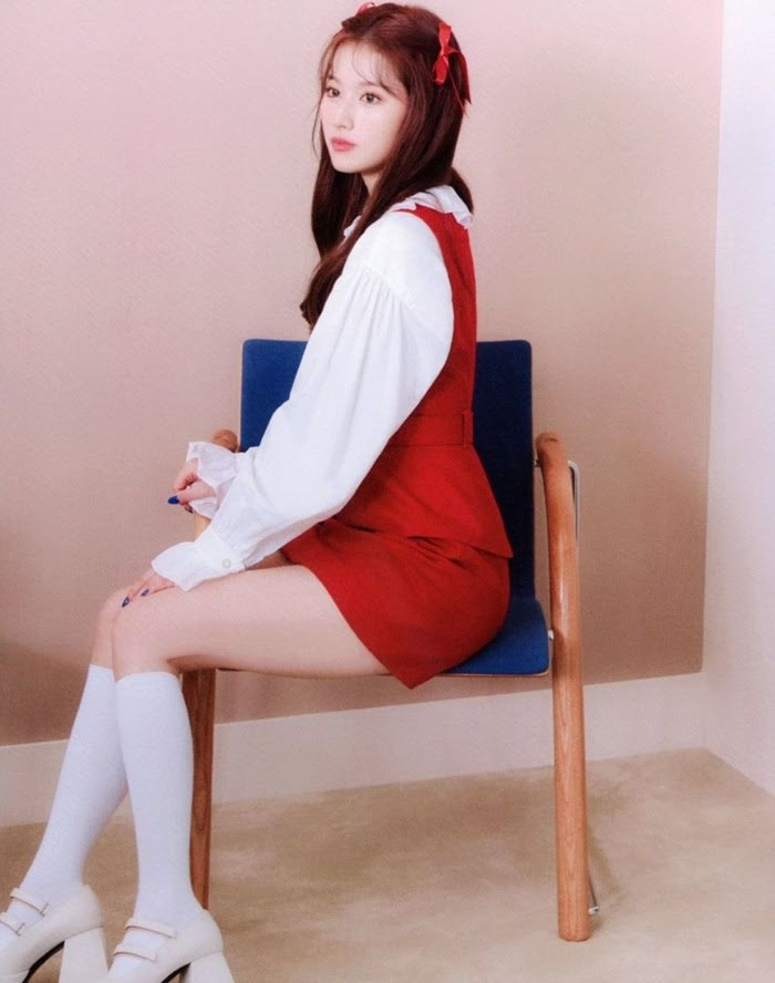 Netizen Hàn năn nỉ stylist cho TWICE “bê” trang phục album phiên bản Retro lên sân khấu ảnh 14