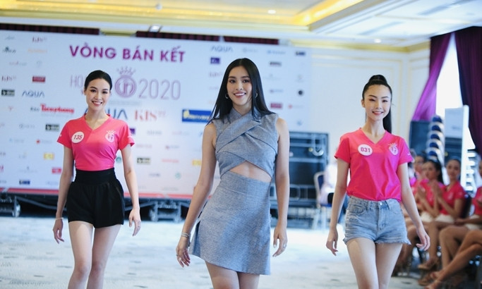 Tiểu Vy trang điểm tự nhiên, khoe trình catwalk cực đỉnh cùng Top 60 Hoa Hậu Việt Nam 2020 ảnh 6