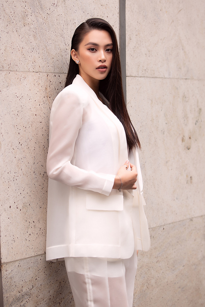 Tiểu Vy, Mỹ Linh xinh tươi trẻ trung, “đối lập” bất ngờ trong sơ khảo Hoa Hậu Việt Nam ảnh 3