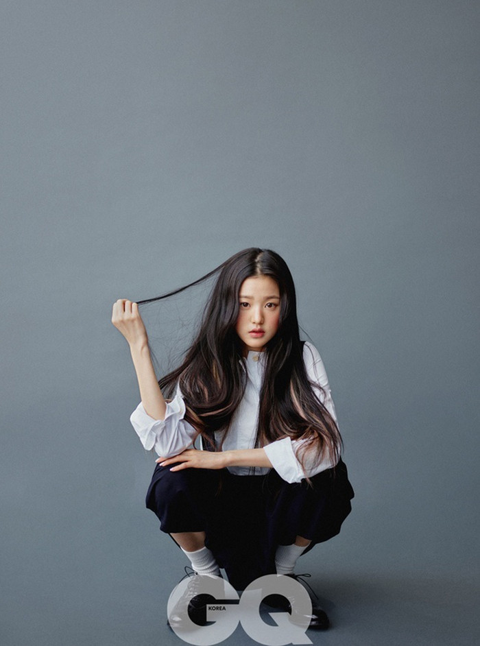 Jang Won Young gây sốc với đôi chân dài "siêu thực" trong loạt ảnh hậu trường chụp cho GQ ảnh 6